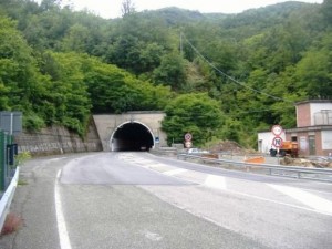 110608_tunnel-bargagli-ferriere1-512x384