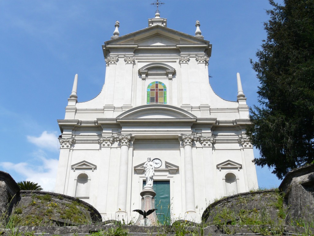 120920_moconesi-chiesa_sacro_cuore-facciata