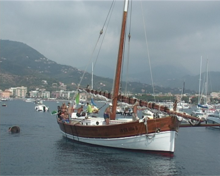 leudo botti in mare