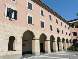 130207_800px-Lavagna-biblioteca_civica-musei