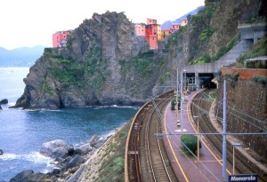 130321_stazione treni ferroviaria manarola