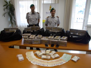 sequestro droga finanza Genova