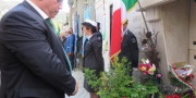 Presidente Bruzzone davanti a tomba famiglia Pertini 1
