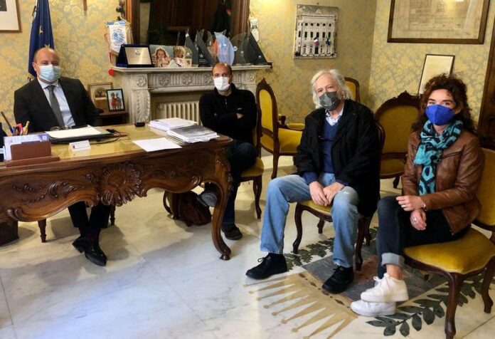 CIMA PROD Foto Nerio Bergesio e Valeria Corciolani con Sindaco di Chiavari