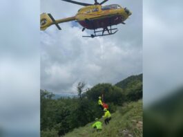 Volontaria cade durante le ricerche del disperso, soccorsa dal Soccorso alpino
