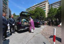 A Pegli i funerali di Montefalcone e Sommacal. Tasca: pensiamo al loro sorriso