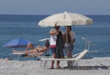 Al via il noleggio sdraio e ombrelloni in due spiagge libere di Chiavari