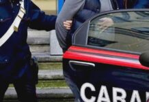 Carasco, rubano alcolici nel supermercato: tre giovani arrestati