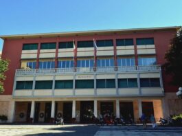 Recco, una settimana in più per la demolizione della gradinata della piscina