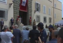 Papa: l’industria dei consumi avvelena il cuore. Appello per la Terra Santa